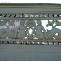 Ихтиокентавры в декоре Аничкова моста в Санкт-Петербурге