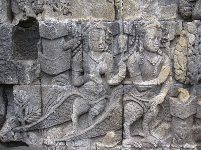 Киннары. Каменный фриз буддистской ступы Боробудур (около 900 года н.э.) на острове Ява, Индонезия
