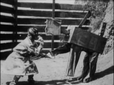 Лоскутушка и Вузи. Кадр из фильма «Лоскутушка из страны Оз» (The Patchwork Girl of Oz, 1914)