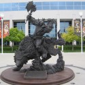 Орк верхом на волке. Статуя возле здания Blizzard в городе Ирвин, Калифорния