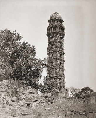 Башня Победы (Jaya Stambh) в Читоре. Фото Колина Мюррея, 1872 год