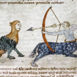 Кентавр стреляет из лука в гротескное существо. Рукопись Бодлеянской библиотеки (MS Douce 88, fol.115r.)