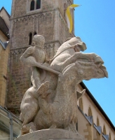 Статуя Георгия Победоносца у кирхи-костела Андрея Первозванного в Оксенфурте