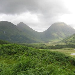 Глен-Итив — глен (речная долина) в Горной Шотландии, место обитания Фахана