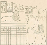Бог Гор в виде человекоголового сфинкса и фараон Тутмос IV