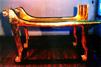 Стилизованное древнеегипетское ложе