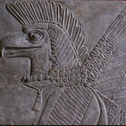 Ассирийский демон. Табличка-реконструкция из Пергамского музея