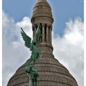 Дракон и арх. Михаил на крыше базилики Сакре-Кёр в Париже