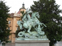 Статуя Святого Георгия-драконоборца в Загребе