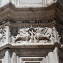 Ушастые грифоны (барельеф на Дворце дожей, Венеция)