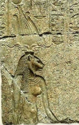 Львиноголовая богиня Мехит. Рельеф из Себеннита