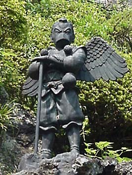 Статуя Karasu Tengu в Камакуре