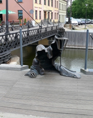 Черный призрак. Скульптурная композиция в порту Клайпеды
