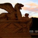 Крылатые львы Женевы. Статуя