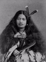 Женщина маори с традиционными татуировками, примерно 1900-1910