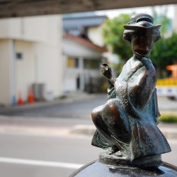 Охагуро-Бэттари. Статуя на улице Шигеру Мизуки