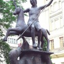 Статуя Св. Георгия, попирающего змея в Тимишоаре