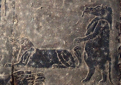 Богиня Таурт и, вероятно, демон Туту. Потолок храма Хнума в Эсне