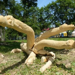 Цмок молодеченский (деревянная скульптура)