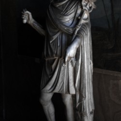 Анубис. Статуя в романском стиле