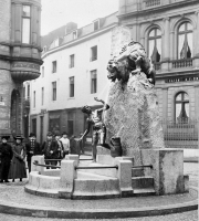 Бакхауф. Старый фонтан в городе Ахен, установленный в 1904 году