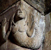 Сирена на капители колонны в церкви Святого Петра в Партене-ле-Вье (конец XI – начало XII века)
