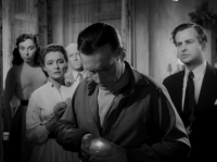 Кадр из фильма "Незнакомец с Венеры" (Stranger from Venus, 1954)