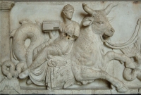 Нереида верхом на морском быке. Барельеф, конец II века до н.э.