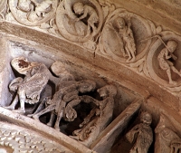 Скириты. Центральный тимпан в церкви Святой Магдалины в Везеле, Франция (1120-1132)