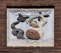 Зеериттер. Изображение на здании по адресу Entepotdok 26, Amsterdam