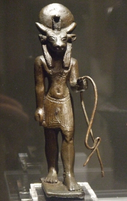 Быкоголовый египетский бог. Статуэтка из Эшмолеанского музея
