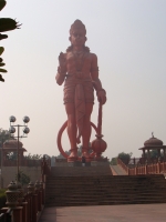 Статуя Ханумана в Нью-Дели