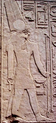 Барельеф с изображением бога Монту на храме его имени в селении Медамуд