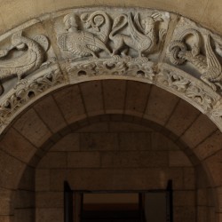 Бестиарская арка из Метрополитен-музея