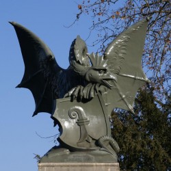 Базельский василиск. Скульптура на южном входе моста Веттштайнбрюкке