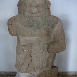 Бэс. Статуя из Аматуса в археологическом музее Лимасола (Кипр)