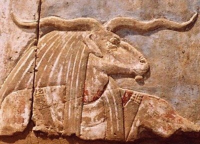 Бог Хнум. Фрагмент рельефа из храма богини Сатет на острове Элефантина