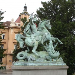 Статуя Святого Георгия-драконоборца в Загребе