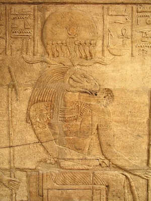 Бог Хнум с головой барана. Барельеф из храма Амона в Каве, Нубия