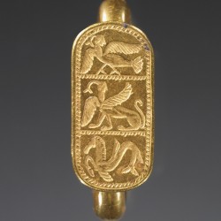Золотое кольцо с изображением фантастических существ. Музей Гетти в Лос-Анджелесе. Этрурия. 550-500 гг. до н.э.