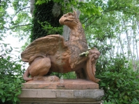 Статуя грифона у дома Сезанна в Экс-ан-Прованс