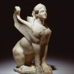 Египетская скульптура сфинкса из Немецкого национального музея