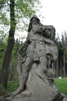 Дед Крконош. Статуя в Марианске-Лазне, у подножия Славковского леса