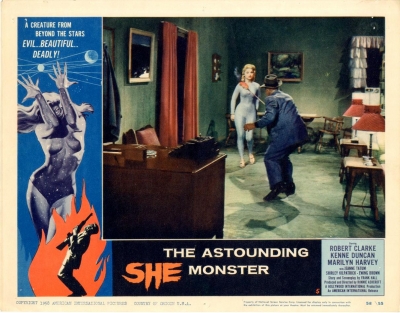 Лобби-карточка к фильму "Поразительная женщина-монстр" (The Astounding She-Monster, 1957)