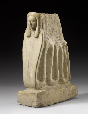 Скульптурное изображение богини Меритсегер