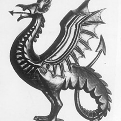 Виверн как симплициссимус с драконьими лапами (статуэтка, эмблема Кингсвуд колледжа)